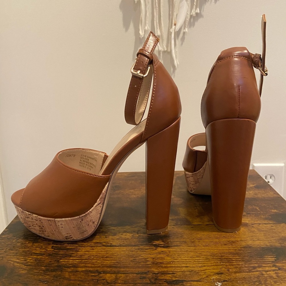 High Heels - Picture 2 of 4